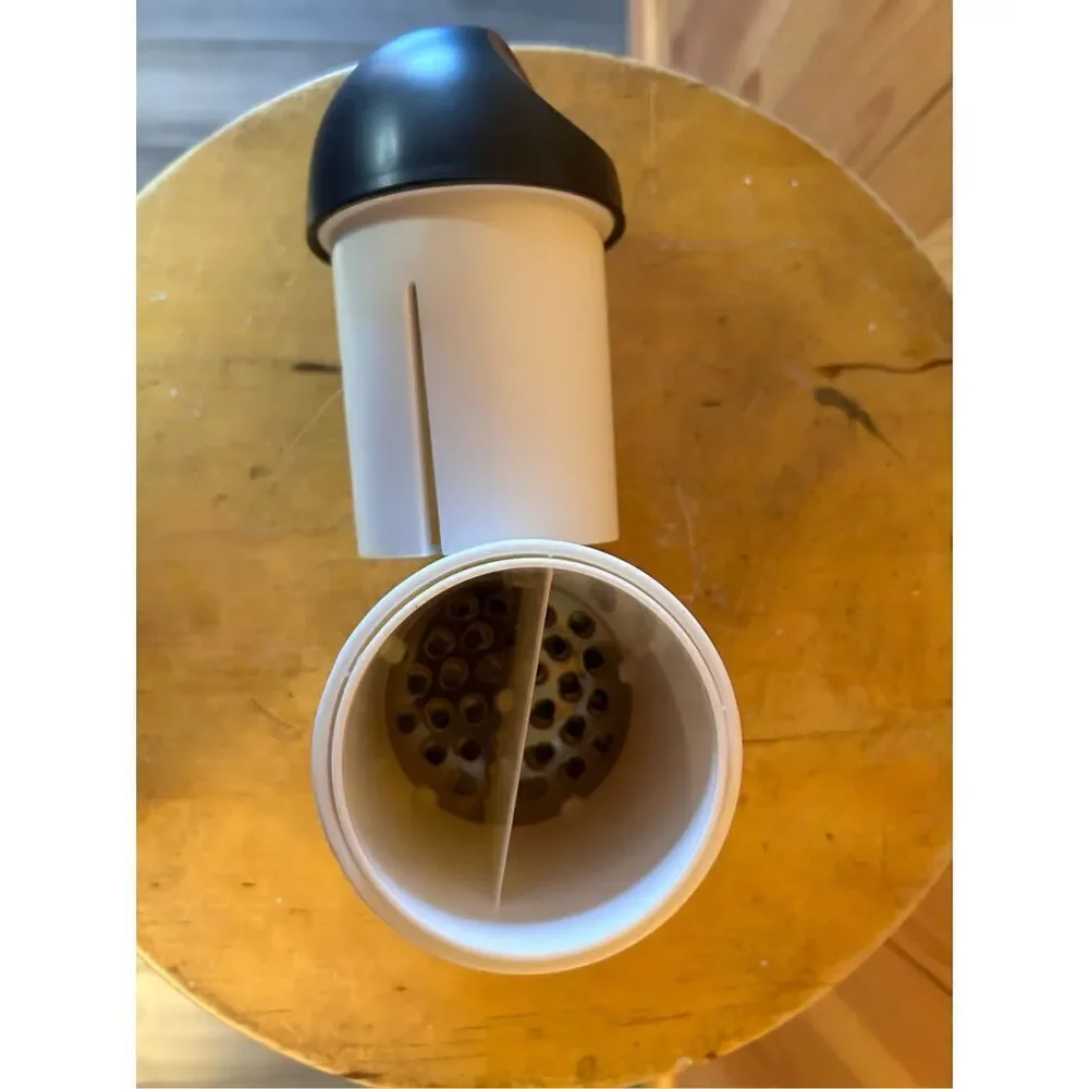 Graty Gourmet Cheese Grater Shredder Coarse and Fine Cheese New As Seen TV (4524